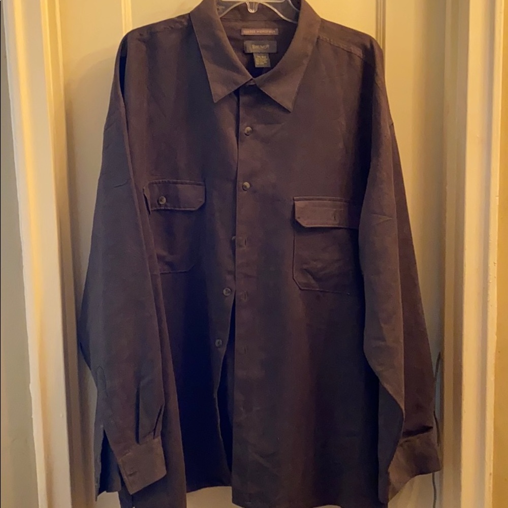 Men’s Casual/Dress Shirt.